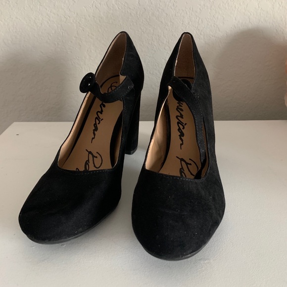 Heels - Picture 2 of 3